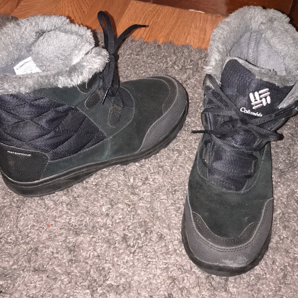 Columbia’ Women’s WaterProof Shorty Boot
